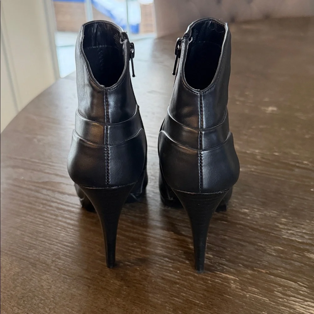 Nine West Black Ankle Boots - Picture 2 of 6